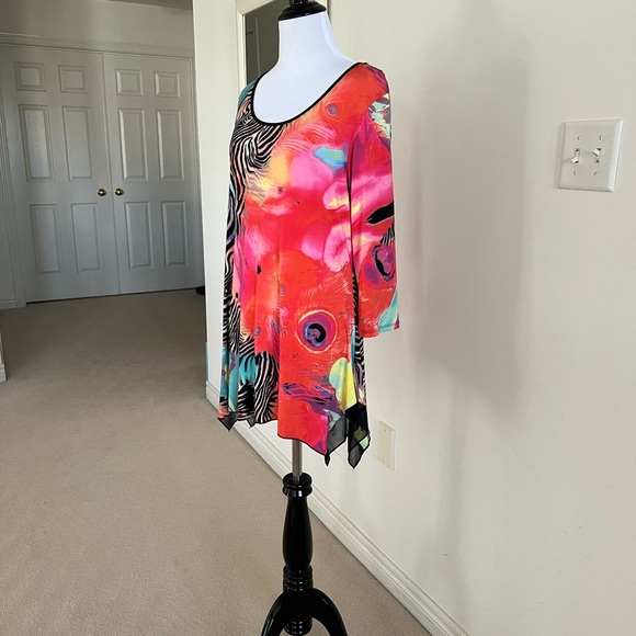 ADX ladies top in bright print! - Picture 7 of 8